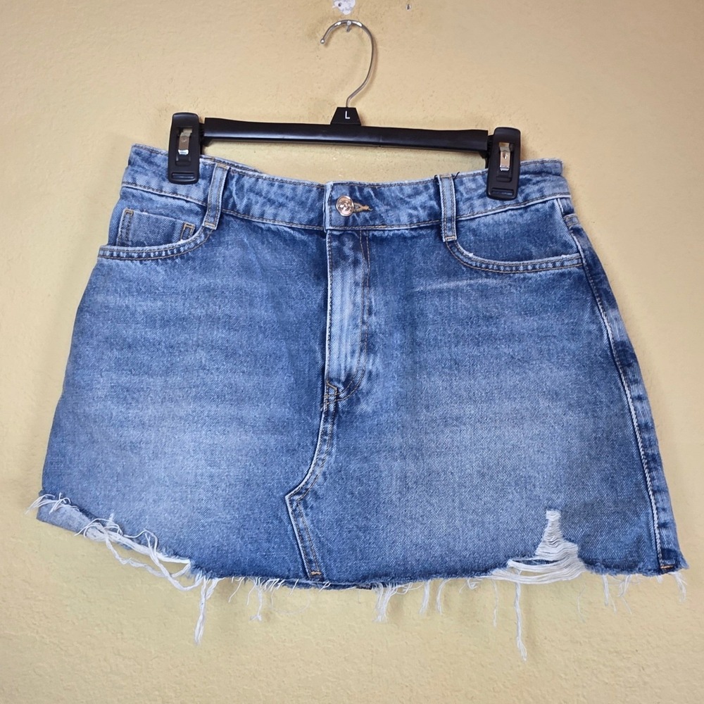 Zara‎ Denim Mini Skirt Blue Distressed Frayed Hem mini Size S NEW
